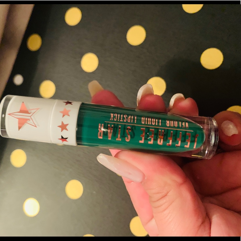 Jeffree Star liquid lip shade mistletoe